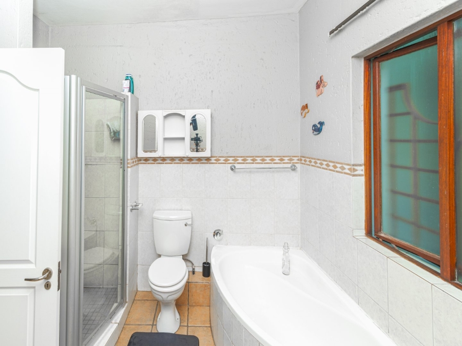 4 Bedroom Property for Sale in Caribbean Beach Club North West